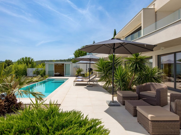 Majestic Coastal Retreat - Villa Mayan