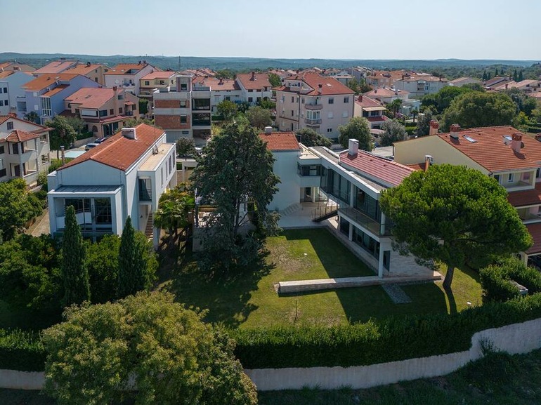 RM Grande Villa – Left Wing