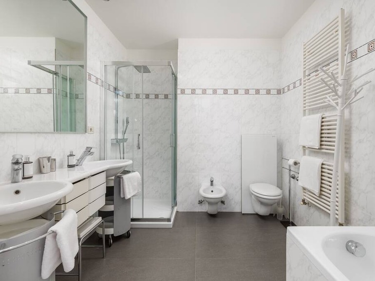 RM Grande Villa – Right Wing