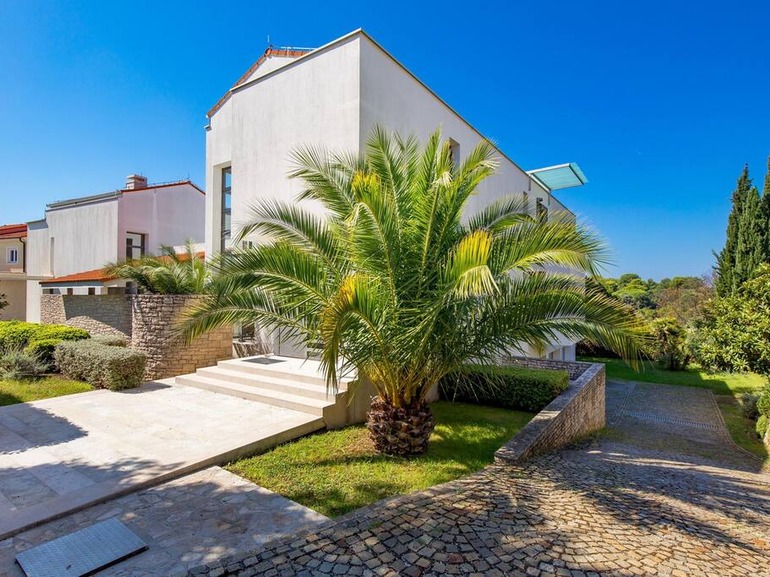 RM Grande Villa – Right Wing