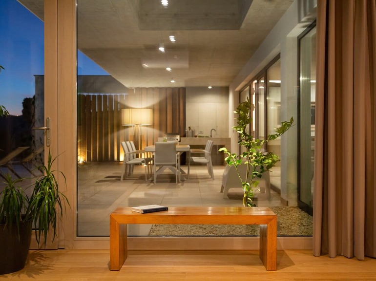 Luxury Coastal Retreat - Villa Saturea