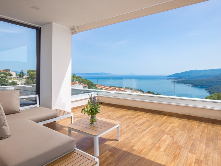 Majestic Coastal Retreat - Villa Mayan