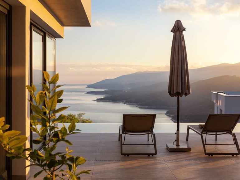 Luxury Coastal Retreat - Villa Saturea