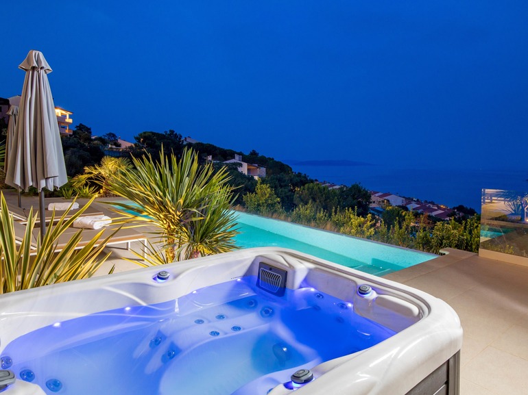 Majestic Coastal Retreat - Villa Mayan